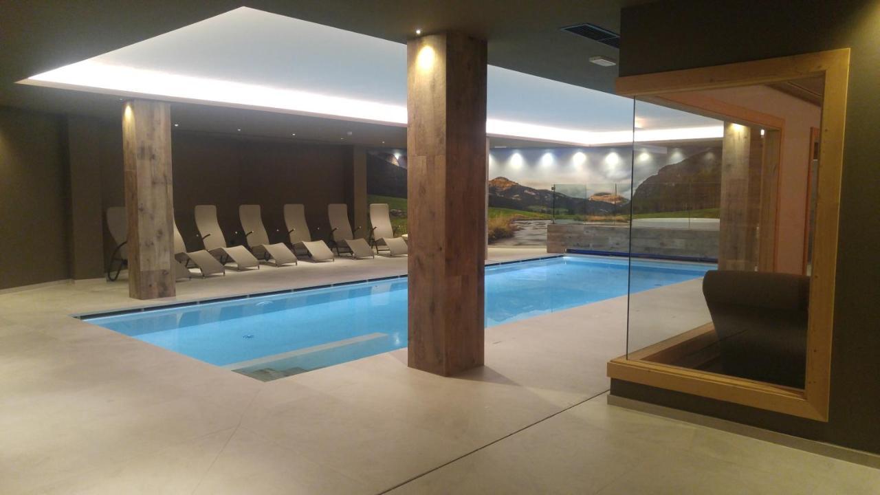 Hotel Flora Alpina Кампітелло-ді-Фасса Екстер'єр фото