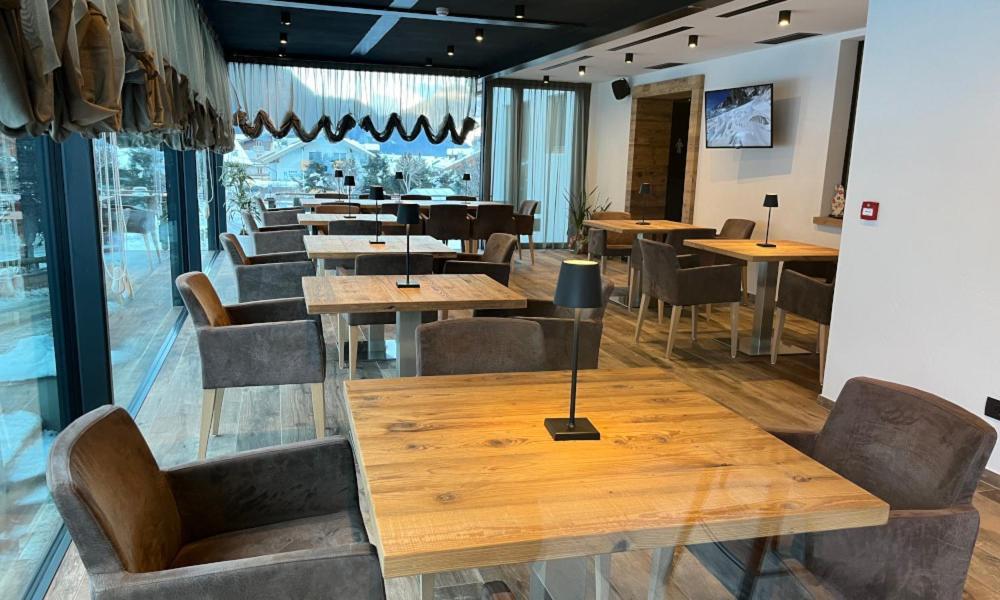 Hotel Flora Alpina Кампітелло-ді-Фасса Екстер'єр фото
